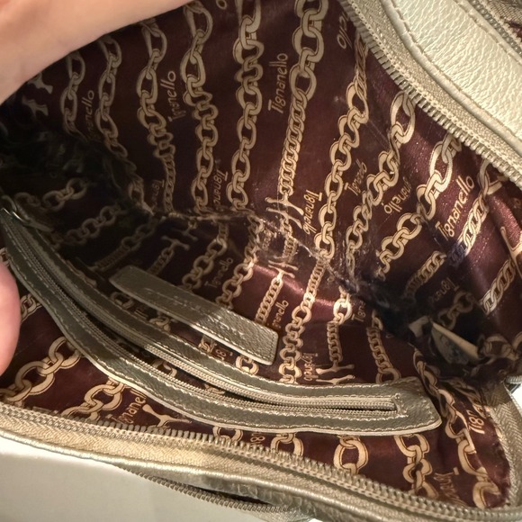 Tignanello Silver Metallic Leather Crossbody Shoulder Bag Purse‎ Built in Wallet - Picture 6 of 13